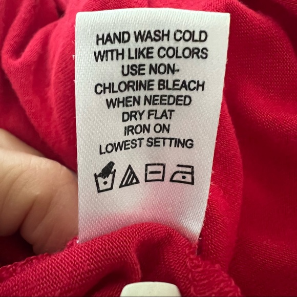 Me To We red Cropped Top - Picture 5 of 5